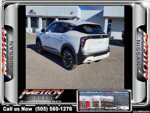 Used 2025 Nissan Kicks SV image 3