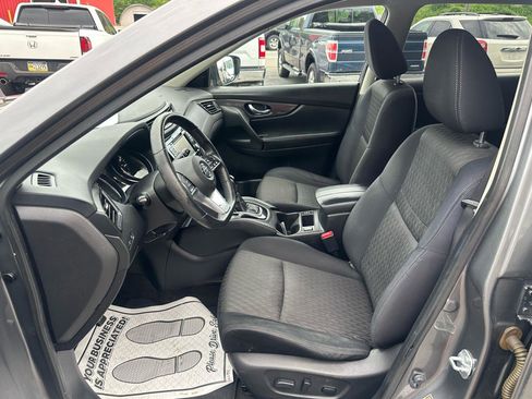 Used 2017 Nissan Rogue SV w/ SV Premium Package AWD/4WD image 10