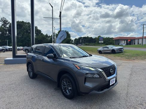 Used 2023 Nissan Rogue S FWD image 35