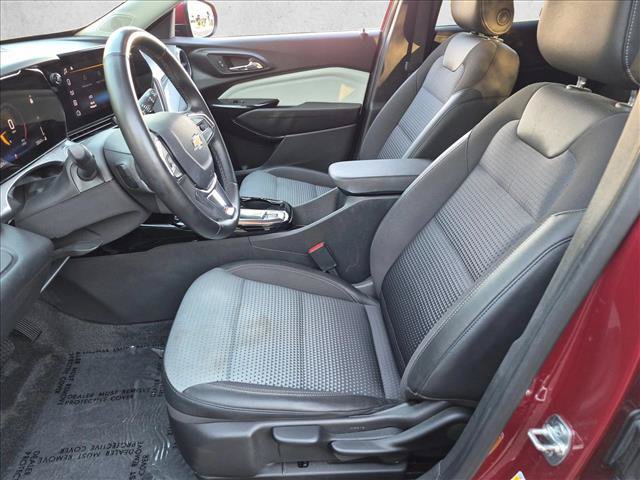 Used 2025 Chevrolet Trax LT w/ LT Convenience Package FWD image 20