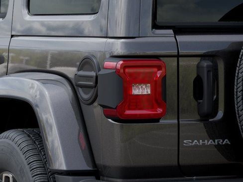 New 2026 Jeep Wrangler Unlimited Sahara AWD/4WD image 9