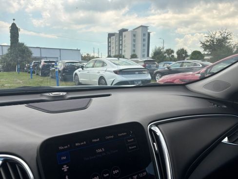 Used 2024 Chevrolet Malibu LT image 35