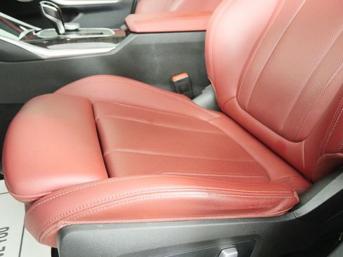 Used 2022 BMW 330e w/ M Sport Package RWD image 8