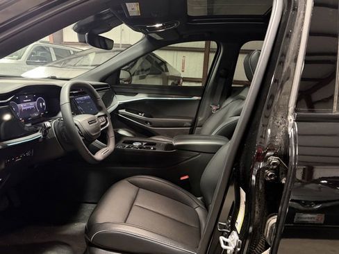 Used 2025 Jeep Wagoneer S Limited image 10