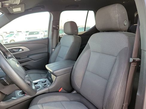 Used 2023 Chevrolet Traverse LT image 12