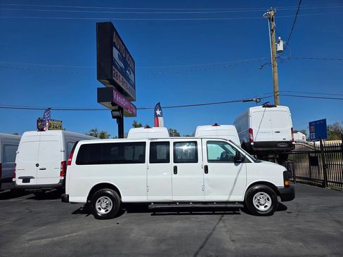 Used 2014 Chevrolet Express 3500 LS image 3
