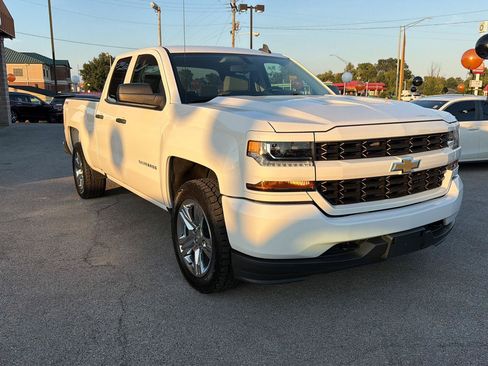 Used 2019 Chevrolet Silverado 1500 Custom w/ Custom Convenience Package AWD/4WD image 1