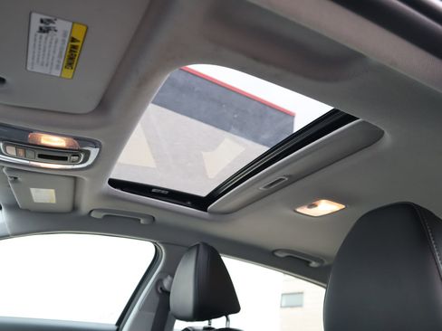 Used 2024 Hyundai Elantra Limited image 47