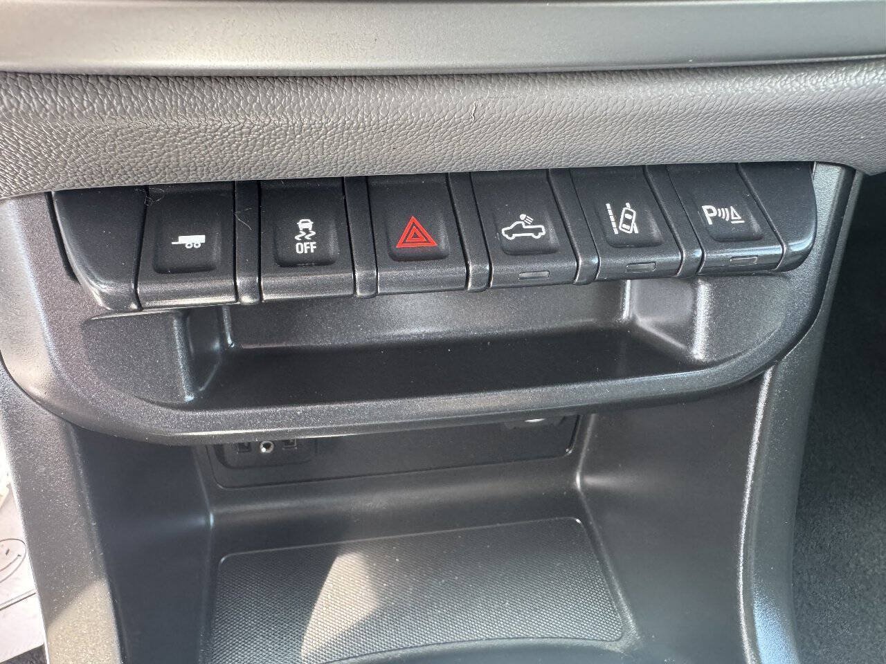 Used 2020 Chevrolet Colorado LT w/ Safety Package RWD image 17