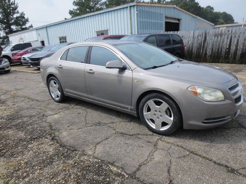 Used 2008 Chevrolet Malibu LT w/ HFV6 Engine Package FWD image 2