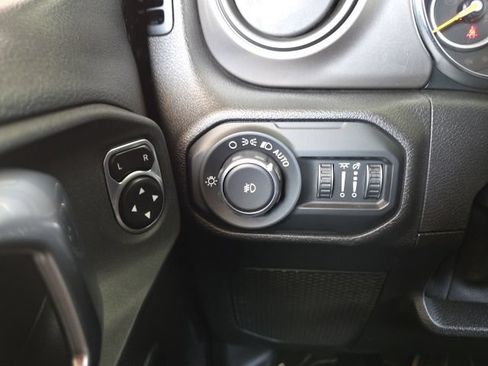 Used 2019 Jeep Wrangler Sport w/ Quick Order Package 23S AWD/4WD image 47