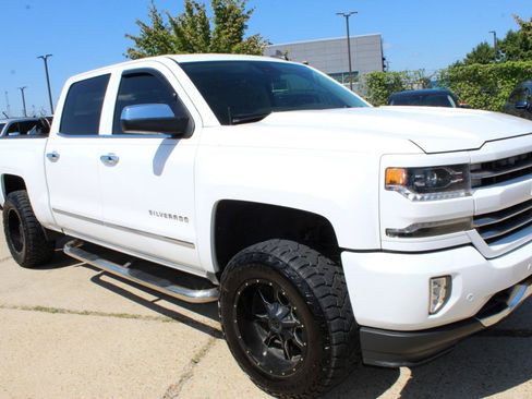 Used 2016 Chevrolet Silverado 1500 LTZ Z71 w/ LTZ Plus Package AWD/4WD image 10