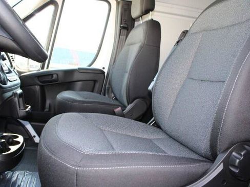 New 2025 RAM ProMaster 2500 w/ Convenience Group FWD image 37