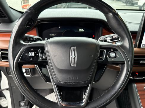 Used 2022 Lincoln Aviator Reserve w/ Equipment Group 201A AWD/4WD image 11