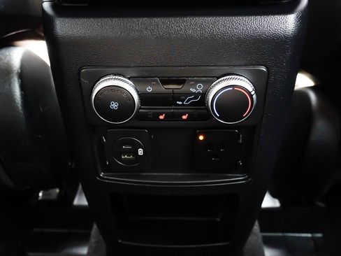 Used 2020 Ford Explorer Limited image 33