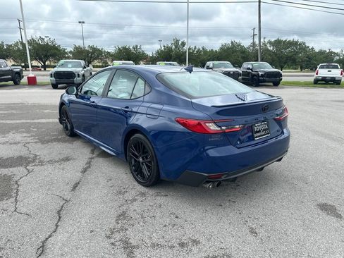 Certified 2025 Toyota Camry SE FWD image 5
