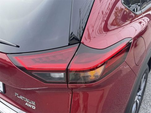 Used 2022 Nissan Rogue Platinum w/ Head-Up Display Package image 11