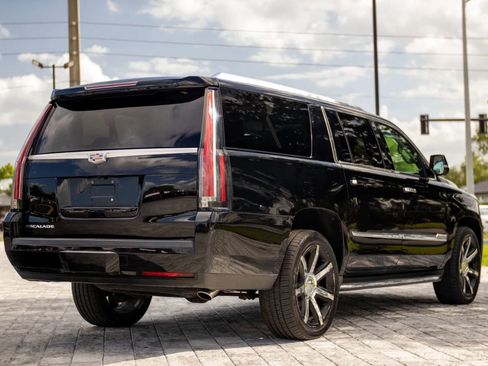 Used 2016 Cadillac Escalade ESV Luxury AWD/4WD image 15
