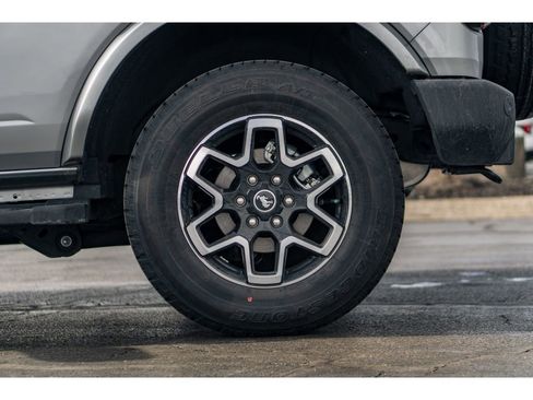 Used 2024 Ford Bronco Outer Banks image 5