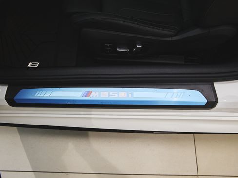 Used 2026 BMW M850i xDrive Coupe w/ M Carbon Exterior Package AWD/4WD image 30
