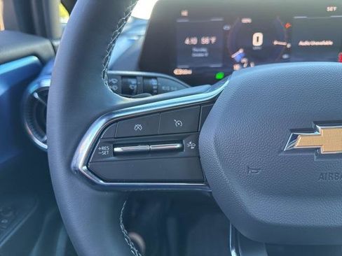 New 2026 Chevrolet Equinox EV LT image 18