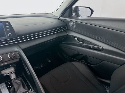 Used 2022 Hyundai Elantra SE FWD image 28