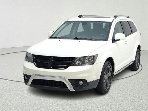 Used 2020 Dodge Journey Crossroad image 1