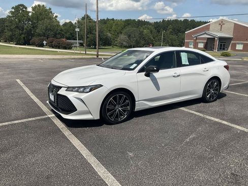 Used 2019 Toyota Avalon XSE w/ Carpet Mat Package FWD image 14