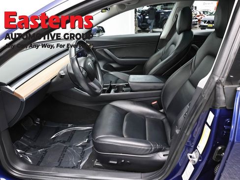 Used 2018 Tesla Model 3 Mid Range RWD image 14