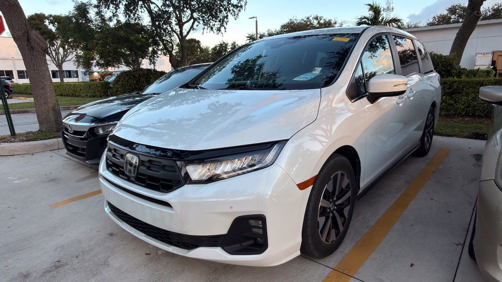Used 2025 Honda Odyssey EX-L image 2
