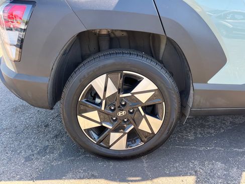 Used 2025 Hyundai Kona SEL AWD/4WD image 36
