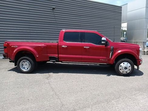 Used 2024 Ford F450 Platinum w/ FX4 Off-Road Package AWD/4WD image 2