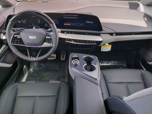 New 2026 Cadillac Optiq Luxury 1 image 26