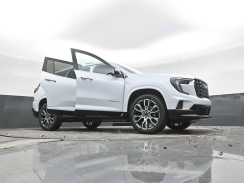 New 2026 GMC Acadia Denali Ultimate w/ LPO, Floor Liner Package image 45