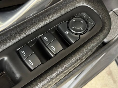 Used 2024 GMC Terrain SLE FWD image 26