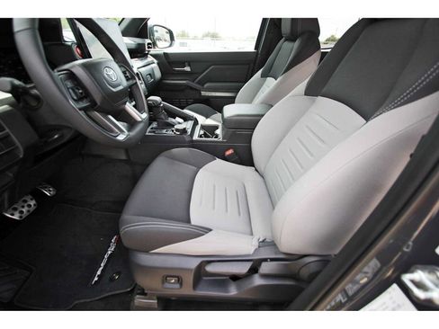 Used 2025 Toyota Tacoma TRD Sport AWD/4WD image 11