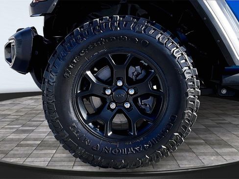 Used 2021 Jeep Wrangler Willys image 10