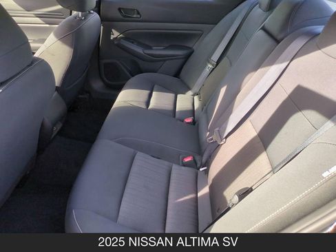Used 2025 Nissan Altima 2.5 SV FWD image 16