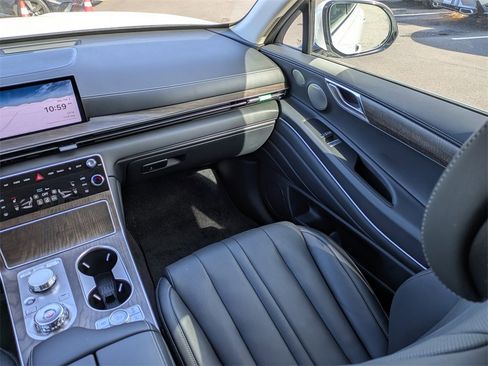 Used 2025 Genesis GV80 2.5T Advanced image 15
