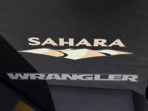 Used 2014 Jeep Wrangler Sahara w/ Connectivity Group AWD/4WD image 7