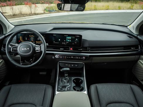 New 2026 Kia Carnival LXS image 14