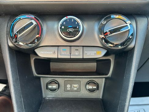 Used 2018 Hyundai Kona SEL w/ SEL Tech Package 02 AWD/4WD image 15