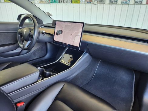 Used 2018 Tesla Model 3 Long Range image 2