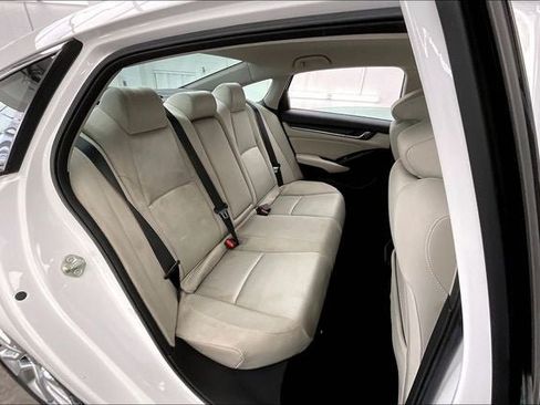 Used 2019 Honda Accord LX image 18