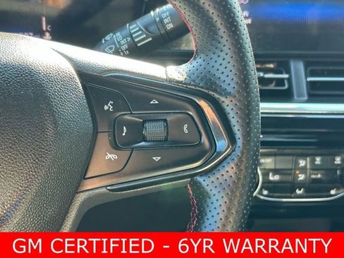 Used 2025 Chevrolet Trax RS w/ Sunroof Package image 23