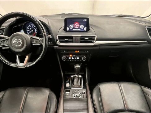 Used 2018 MAZDA MAZDA3 Touring FWD image 14