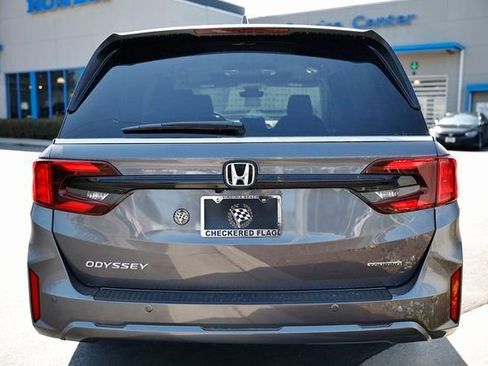 New 2026 Honda Odyssey Touring image 12