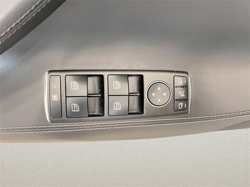 Used 2020 Tesla Model S Long Range Plus image 16