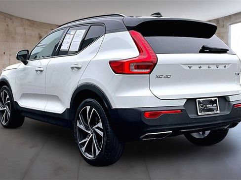 Used 2020 Volvo XC40 T5 R-Design w/ Protection Package image 4