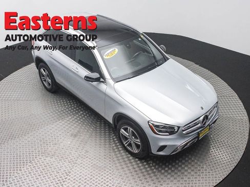 Used 2020 Mercedes-Benz GLC 300 4MATIC image 3
